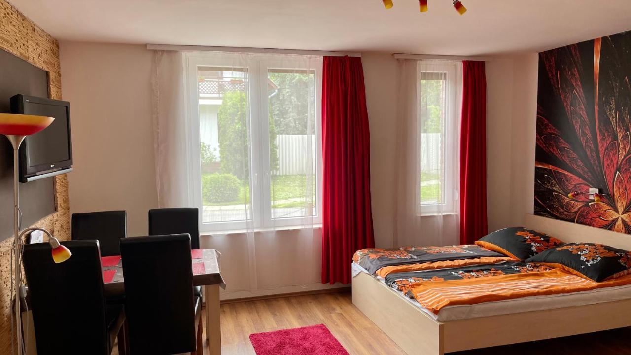 Gyula Var Premium Apartman Luaran gambar